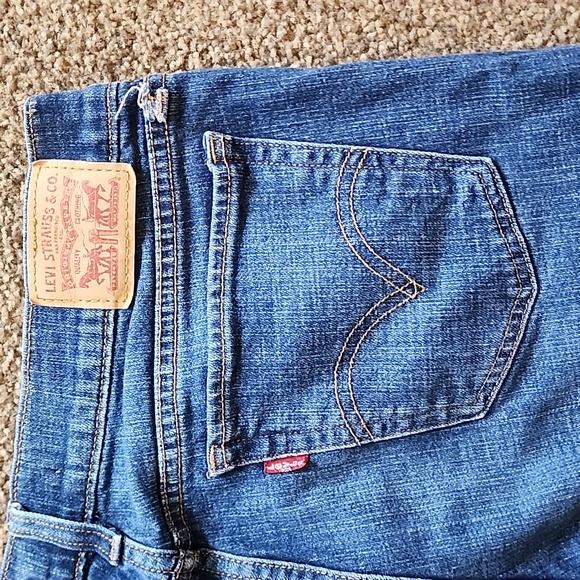 Relaxed bootcut Levis - Picture 10 of 12